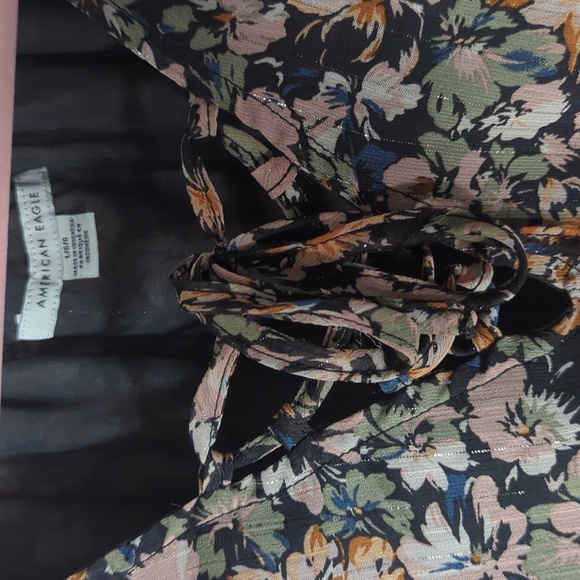 American Eagle Black Floral Ruffled Top - Picture 3 of 9